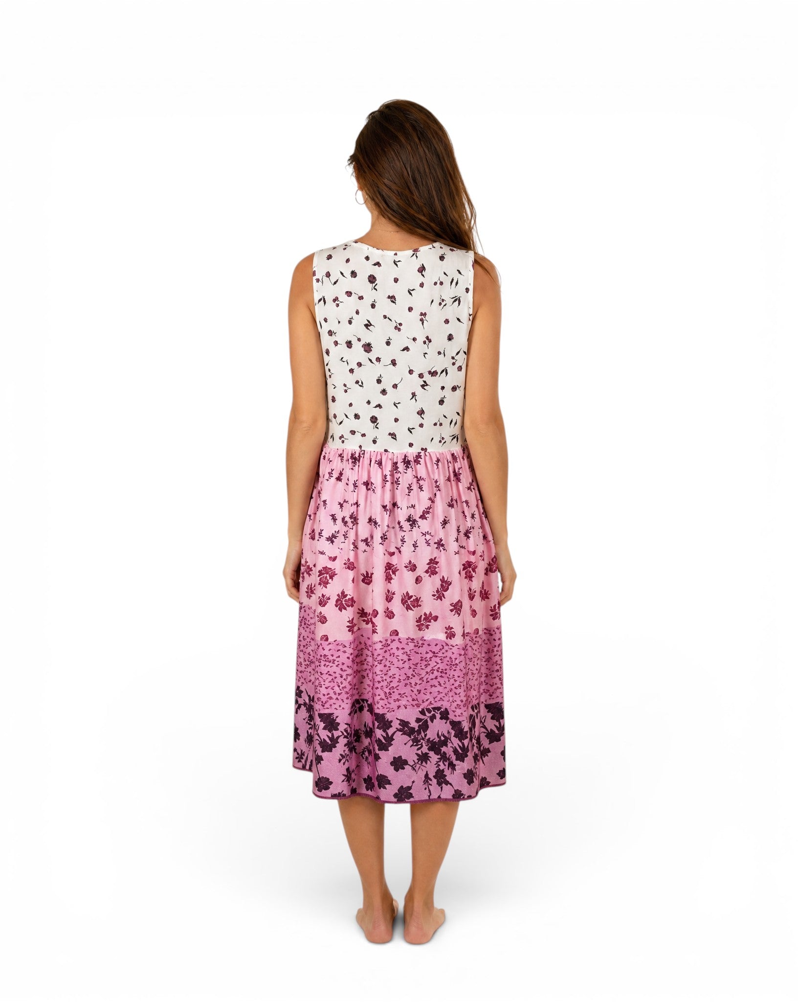 Lange mouwloze bloemenjurk roze en wit – Boho stijl
