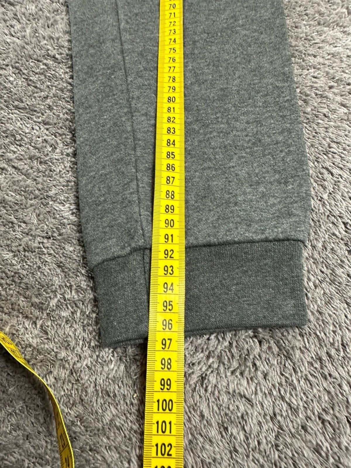 Grijze Nike joggingbroek Solo Swoosh met geborduurd logo