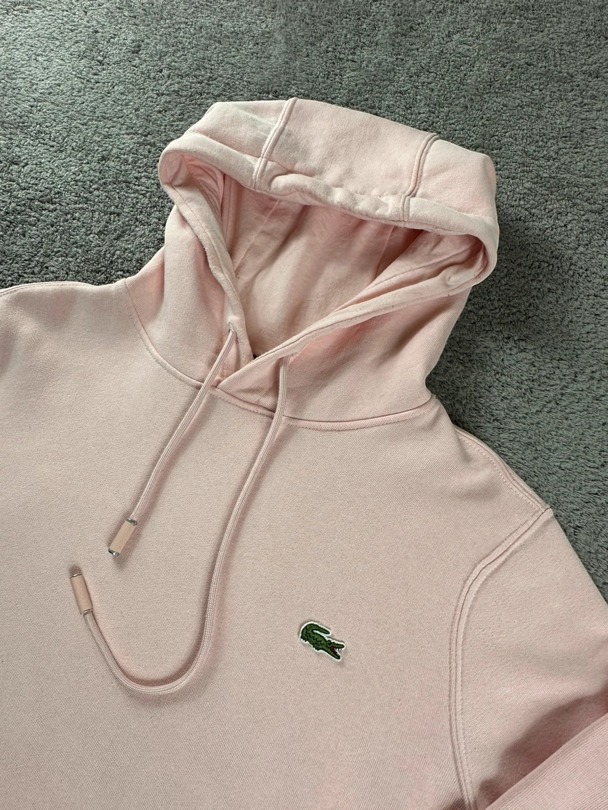 Roze Lacoste Hoodie met geborduurd logo