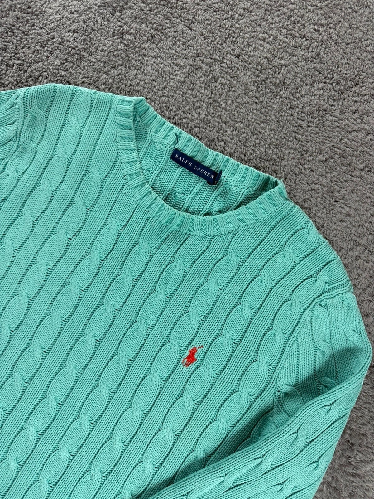 Ralph Lauren kabeltrui met ronde hals, turquoise met rood geborduurd logo