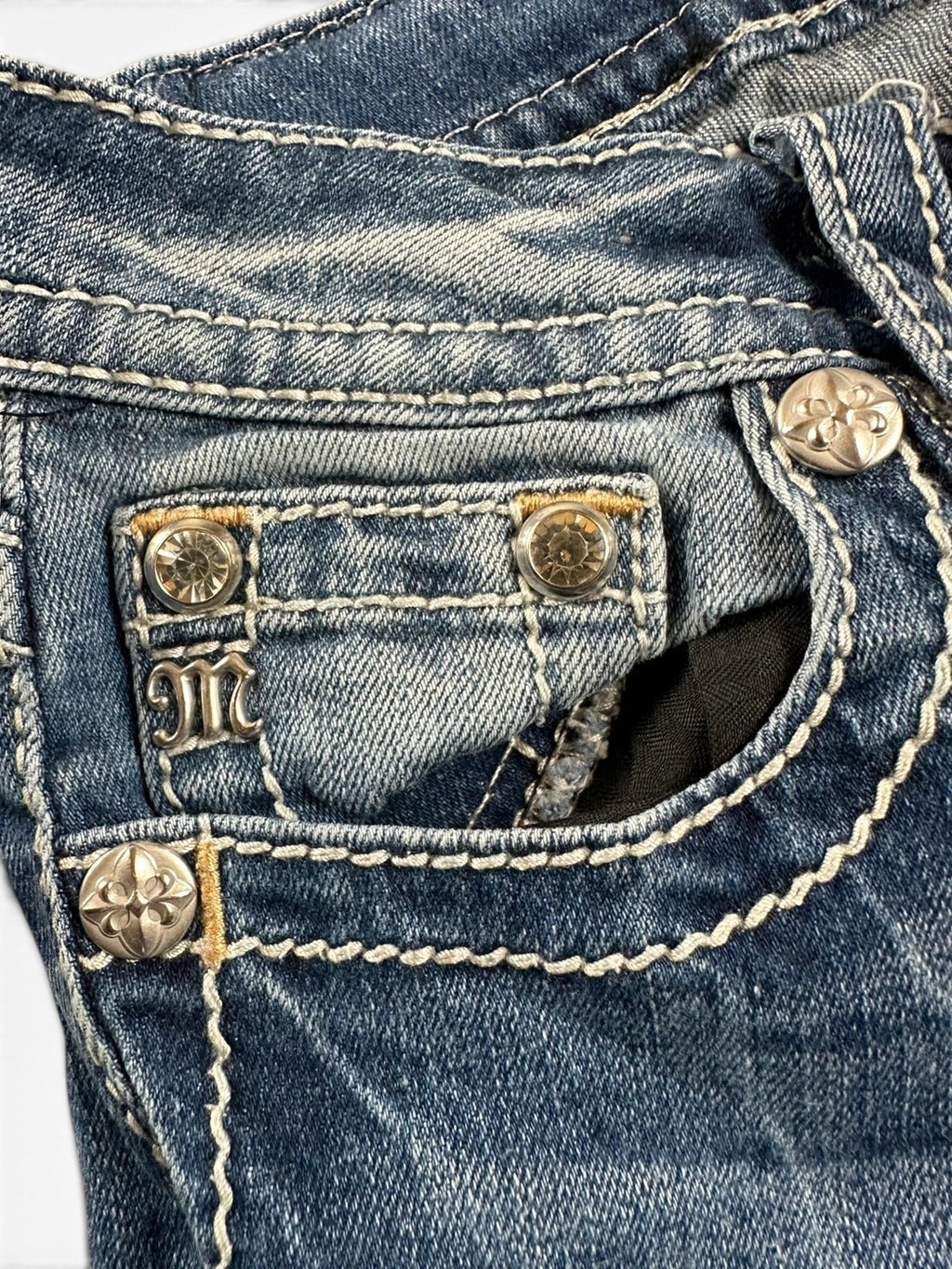 Miss Me Mid Rise Slim Bootcut Jeans Strass Y2K Denim