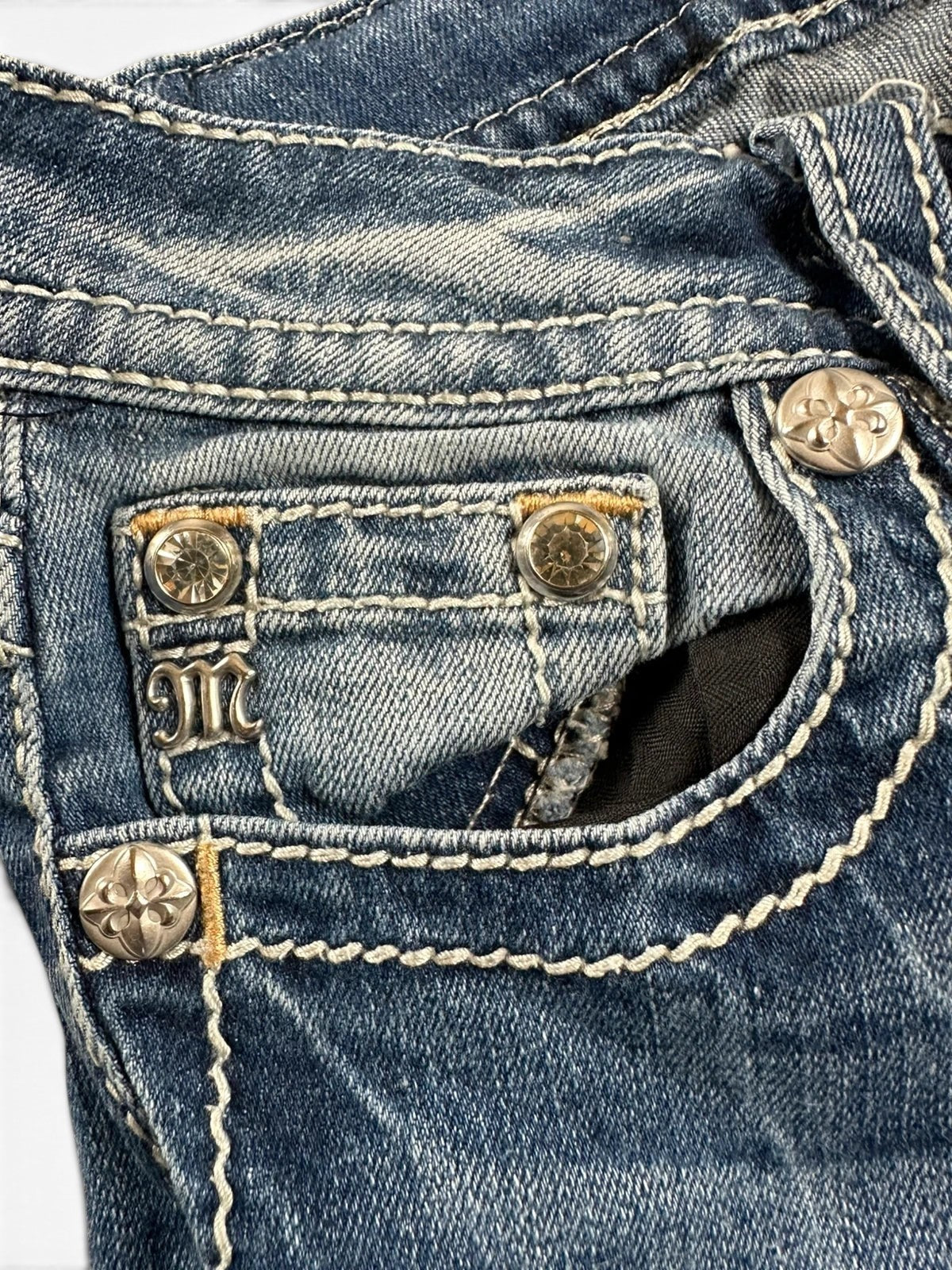 Miss Me Mid Rise Slim Bootcut Jeans Strass Y2K Denim