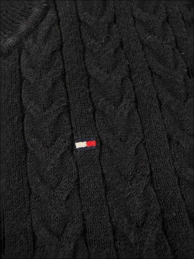 Zwarte Tommy Hilfiger trui met ronde hals, kabelgebreid en geborduurd logo