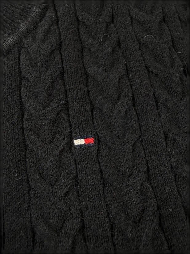 Zwarte Tommy Hilfiger trui met ronde hals, kabelgebreid en geborduurd logo