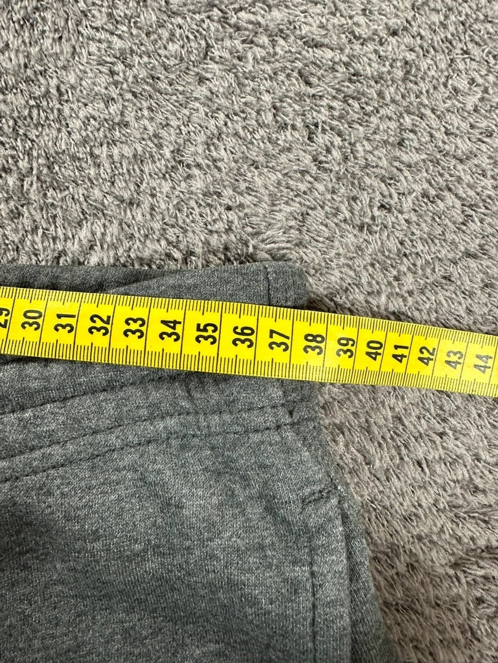 Grijze Nike joggingbroek Solo Swoosh met geborduurd logo