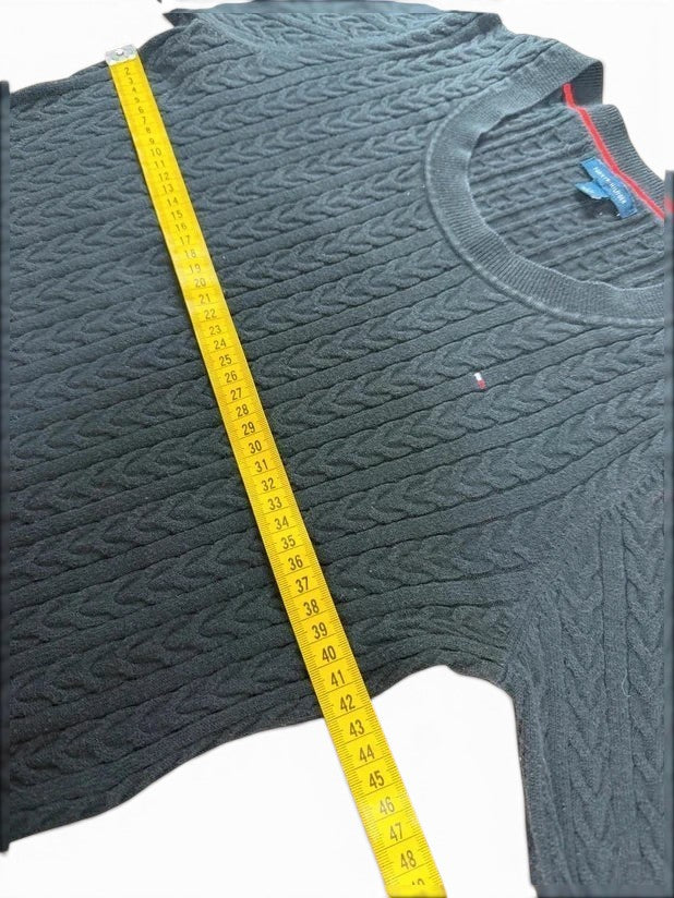 Zwarte Tommy Hilfiger trui met ronde hals, kabelgebreid en geborduurd logo