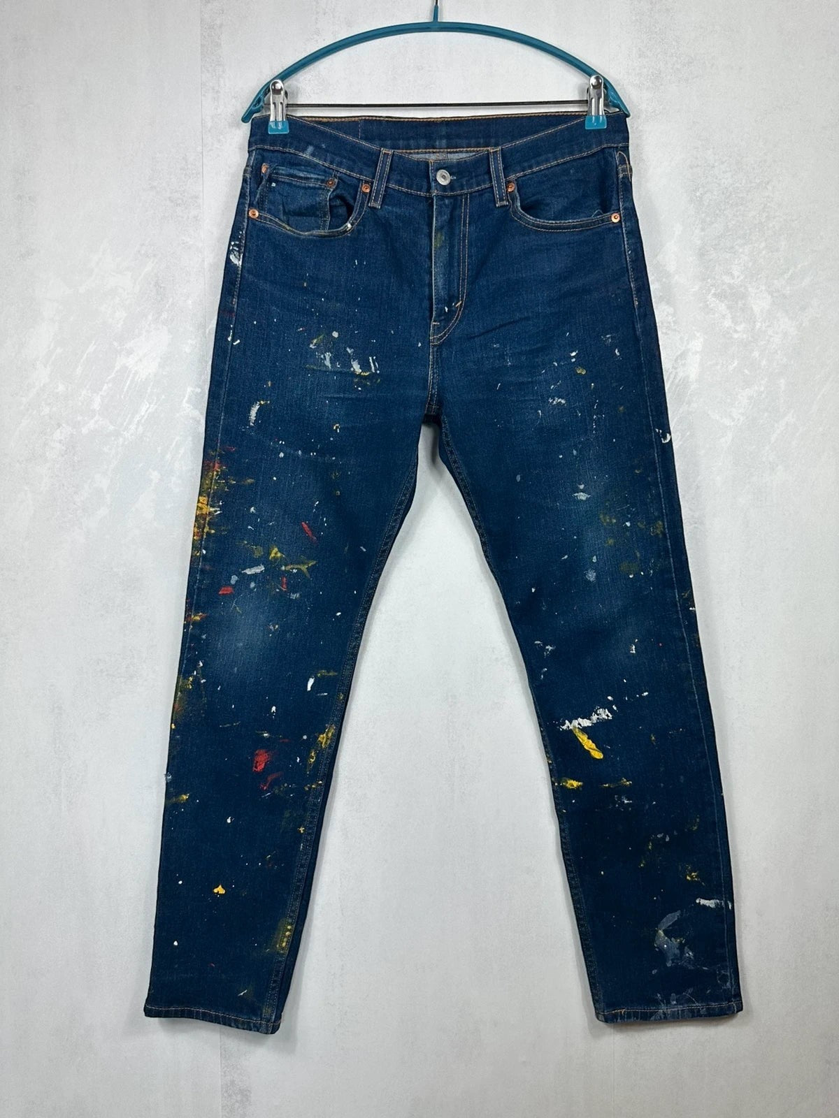 Jean Levi's 502 Taper Bleu Brut Taches de Peinture / Paint Splatter